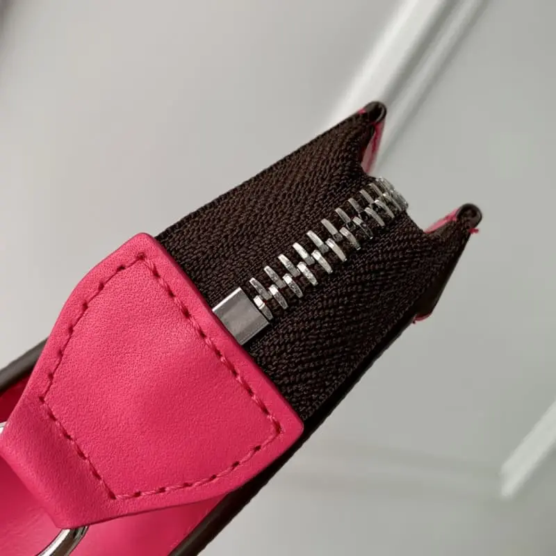 M81124 Rose Red 18.5x11x6.5cm High Quality Bags - Image 7