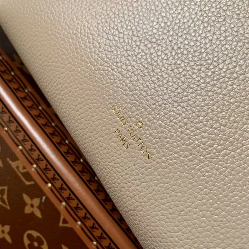 M25072 21x14x6cm High Quality Bags - Image 7