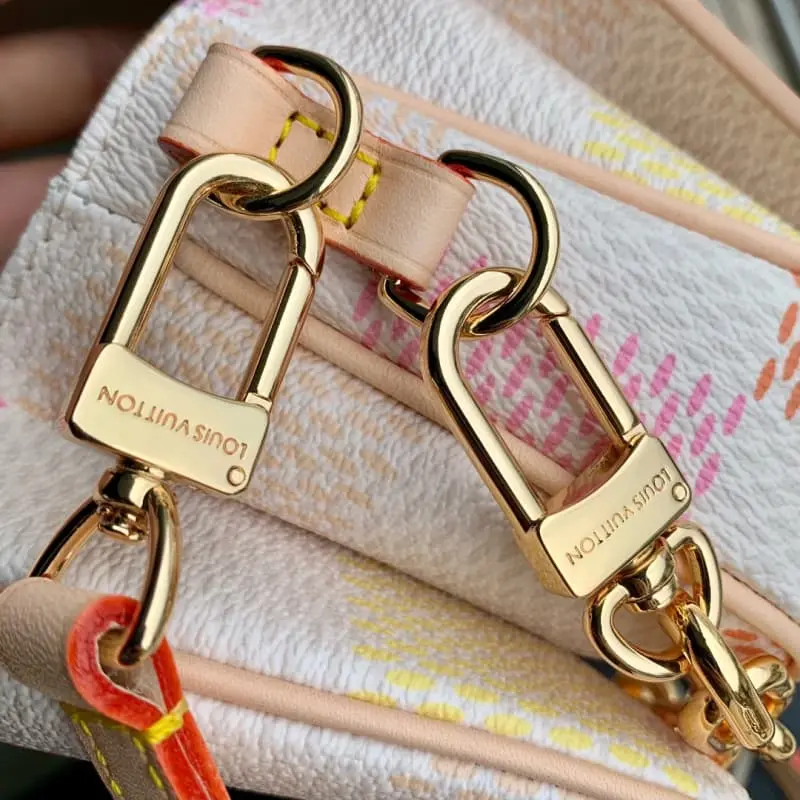 N40749 Red Grid 21.5x6x13.5cm High Quality Bags - Image 7