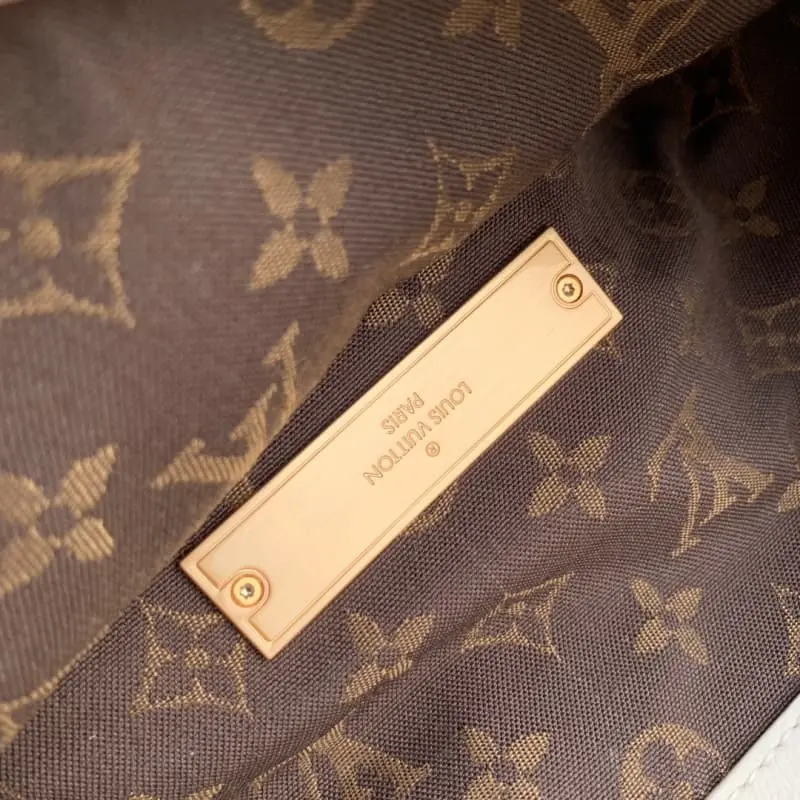 M25050 24x17x9cm High Quality Bags - Image 7