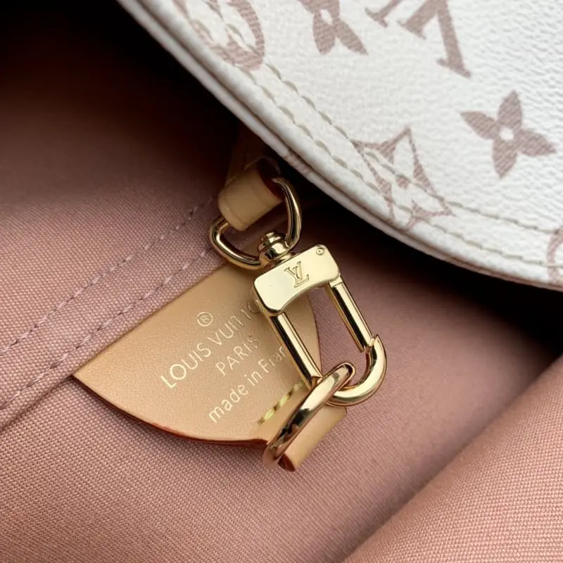 M24409 34x34x13.5cm High Quality Bags - Image 7