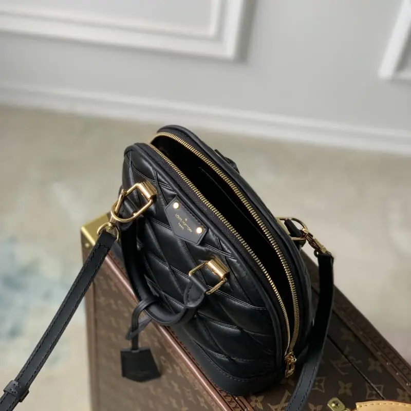 M23666 S4 23.5x17.5x11.5cm High Quality Bags - Image 7