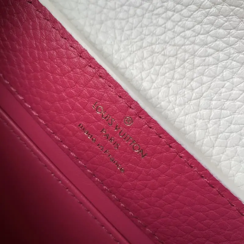 M22122 White 21x14x8cm High Quality Bags - Image 8