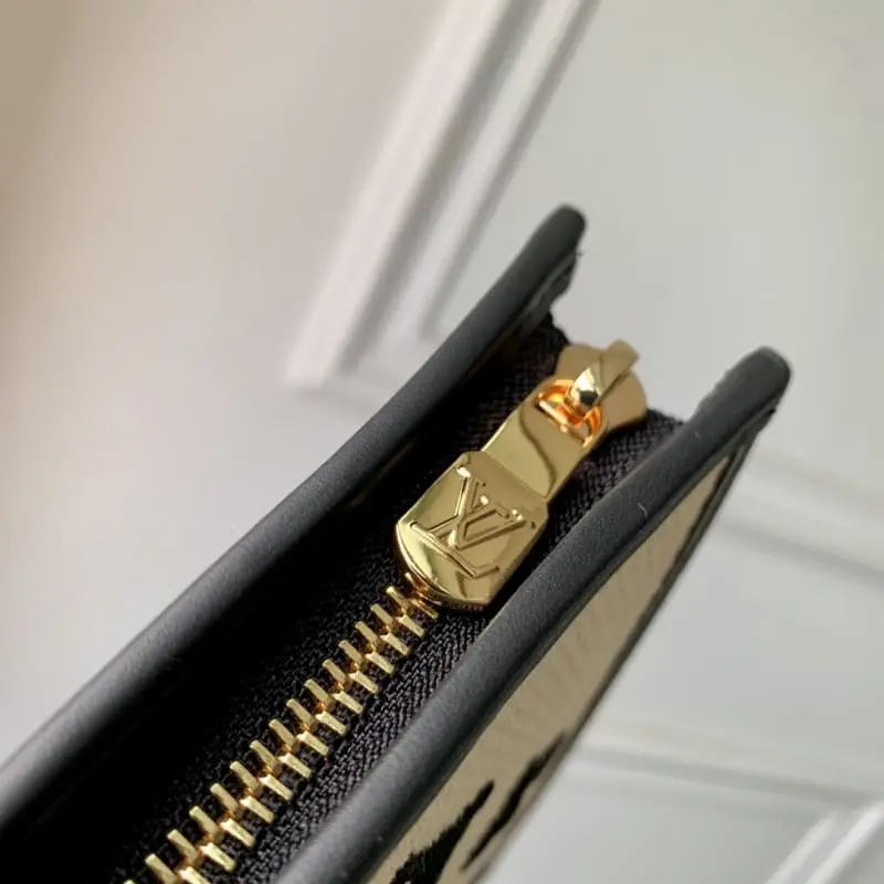 M82521 25x20x5.5cm High Quality Bags - Image 7