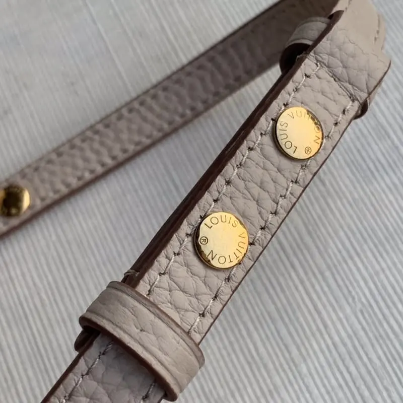 M57092 29x21x12cm High Quality Bags - Image 6