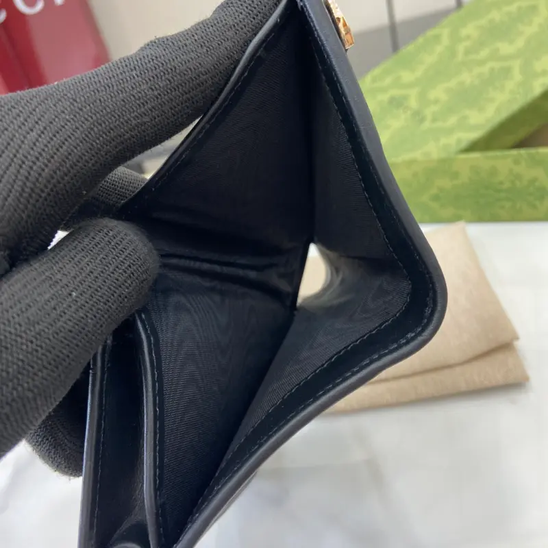 820692 CM 4 High-Quality Bags - Image 9