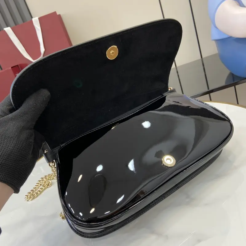 814952 CM 1 High-Quality Bags - Image 7