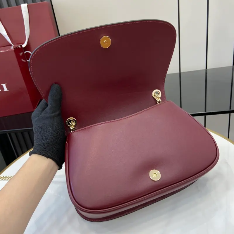 815715 CM 3 High-Quality Bags - Image 7