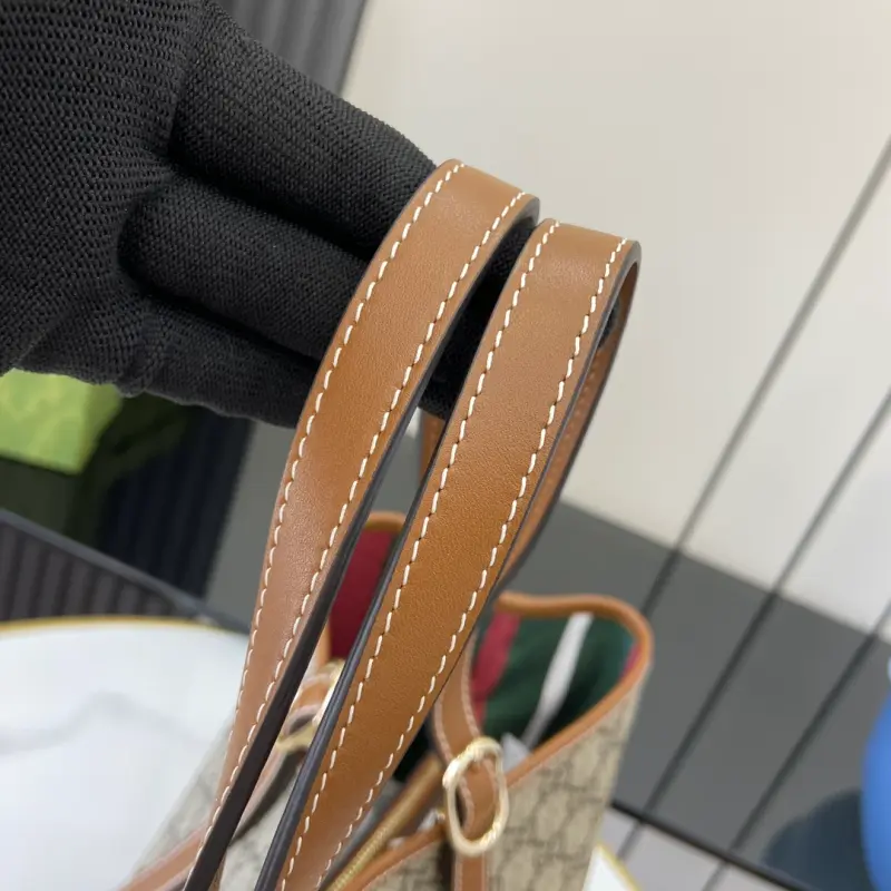 815213 CM 4 High-Quality Bags - Image 7