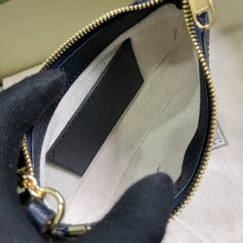 764960 CM 3 High-Quality Bags - Image 7