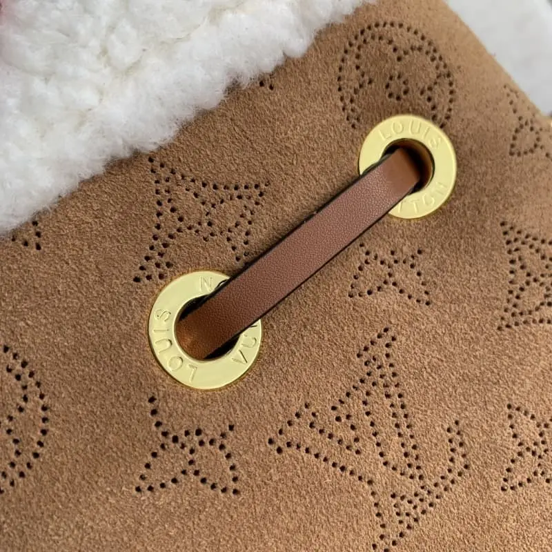 M11839 22x14x19cm High Quality Bags - Image 7