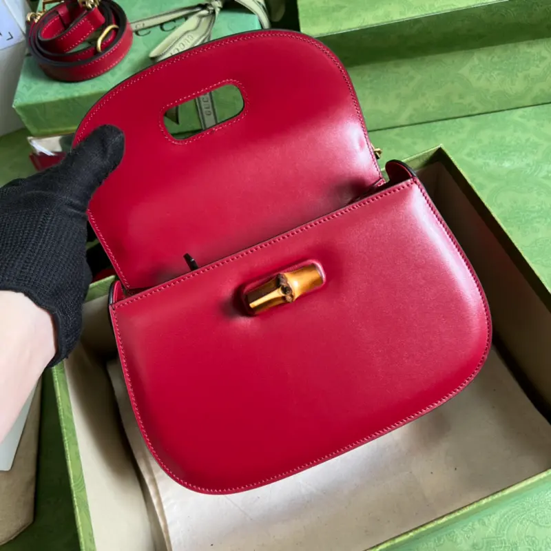 675797 CM 16 High-Quality Bags - Image 7