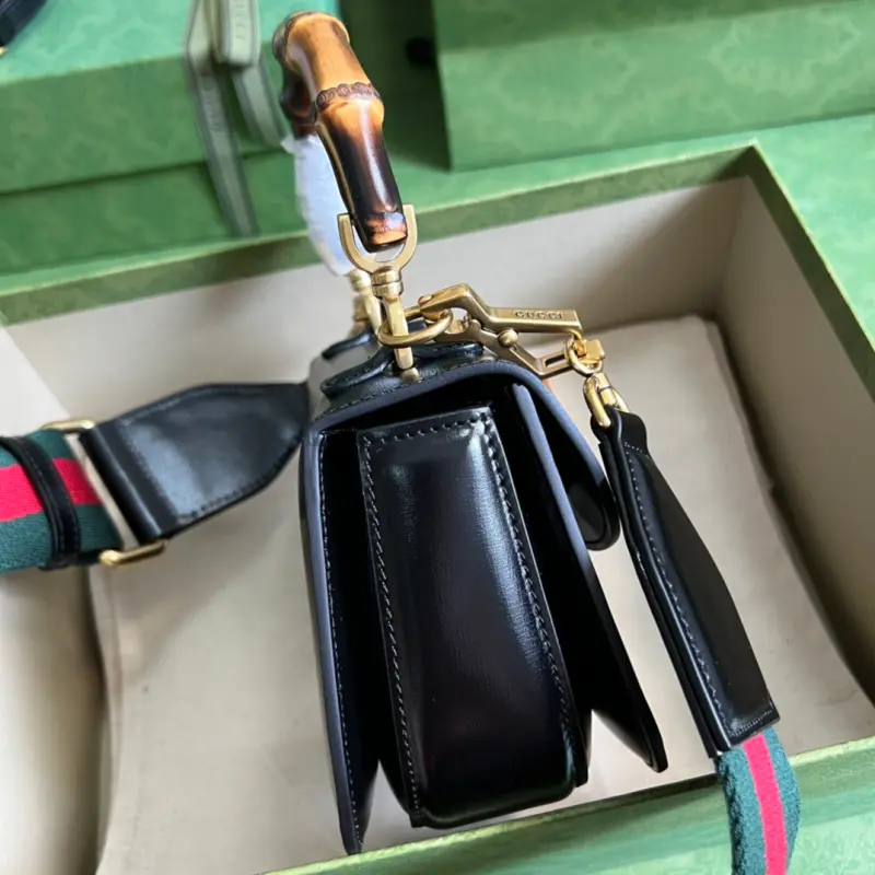 686864 CM 3 High-Quality Bags - Image 7