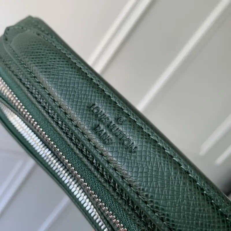 M11657 Green 22.5x15.5x7.5cm High Quality Bags - Image 7