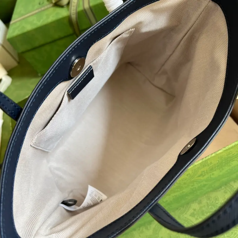 410812 CM 7 High-Quality Bags - Image 7