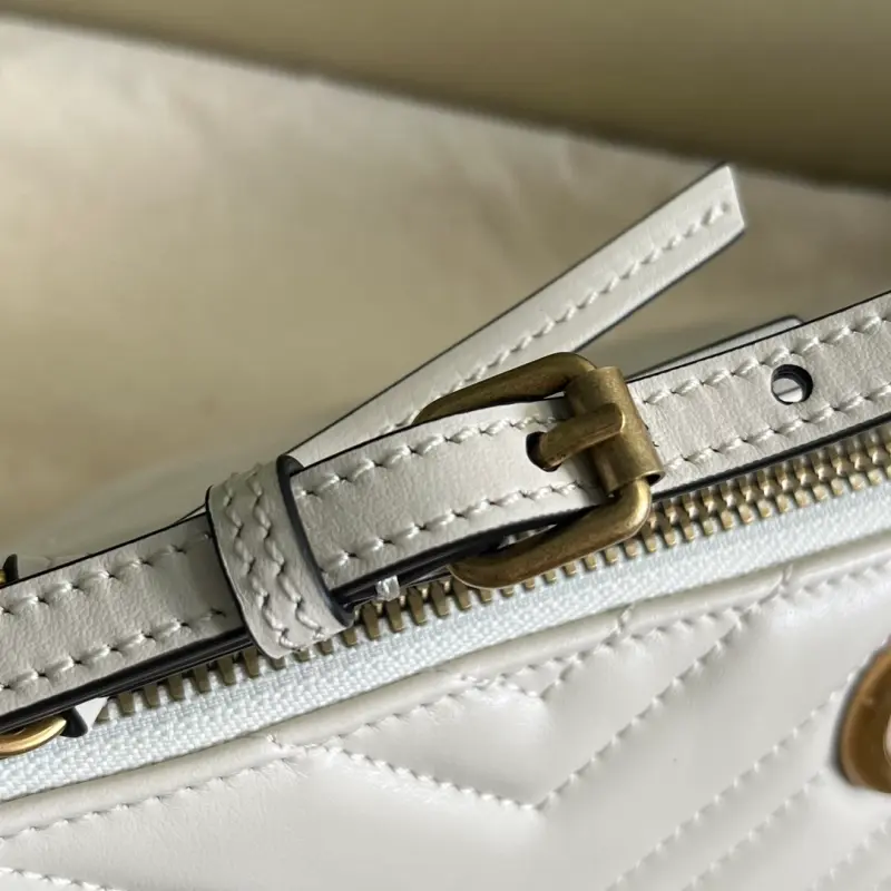 739166 CM 4 High-Quality Bags - Image 7