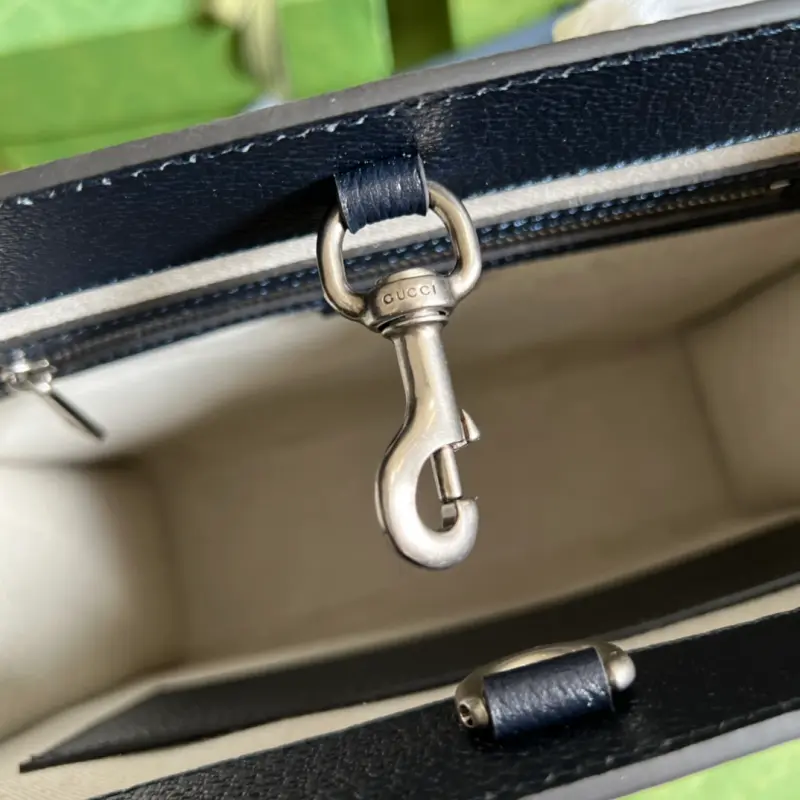 724685 High-Quality Bags - Image 7