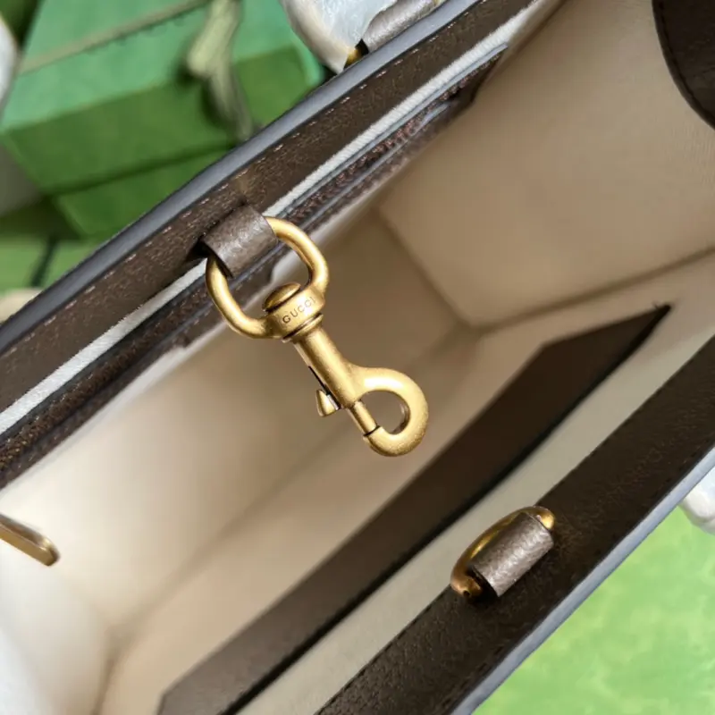 724685 CM 1 High-Quality Bags - Image 7