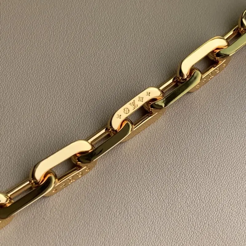 M13358 26x10x21cm High Quality Bags - Image 7