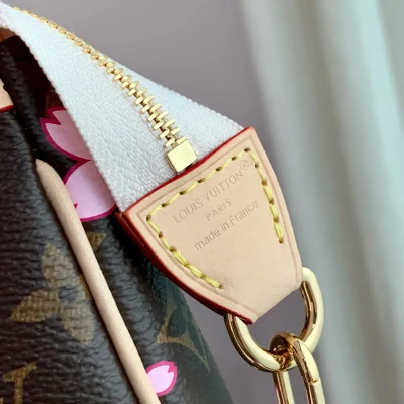 M13666 13x4x22cm High Quality Bags - Image 7