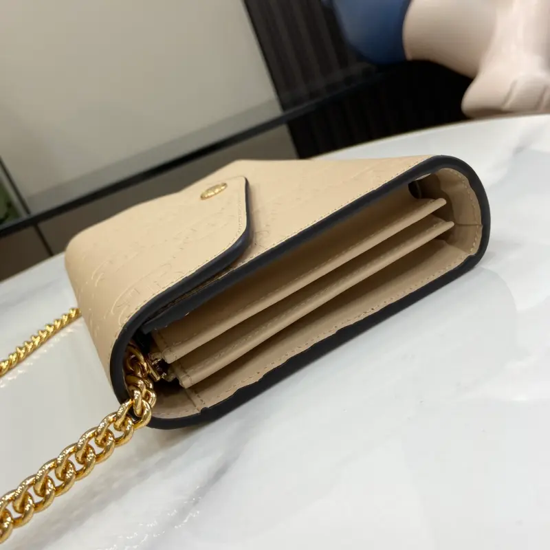 781555 CM 3 High-Quality Bags - Image 7