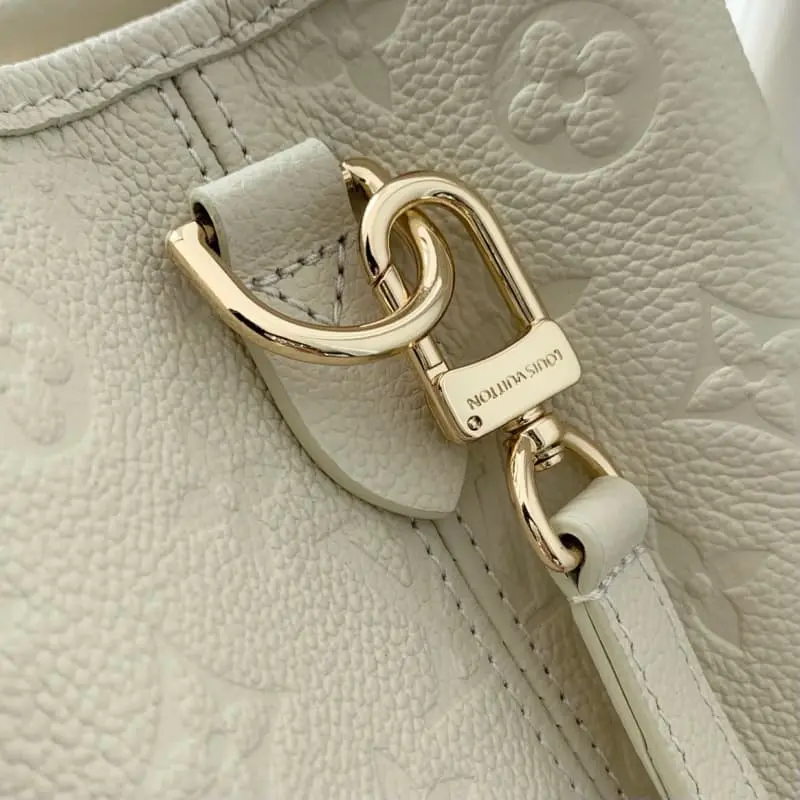 M47185 White Small 31x21.5x13cm High Quality Bags - Image 7