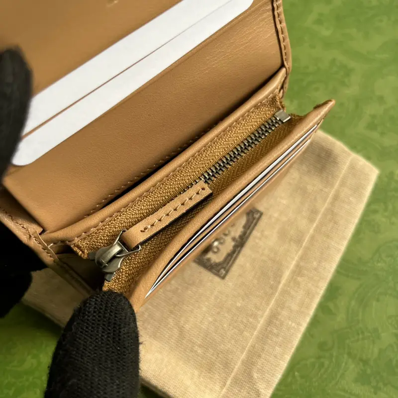 466492 CM 3 High-Quality Bags - Image 7