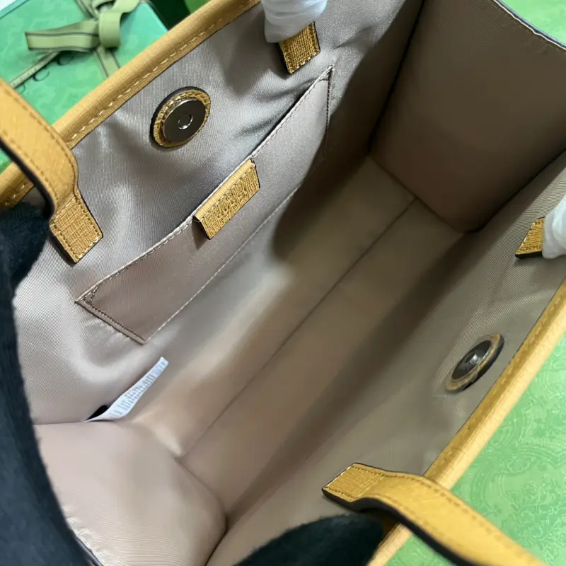 605614 CM 8 High-Quality Bags - Image 7