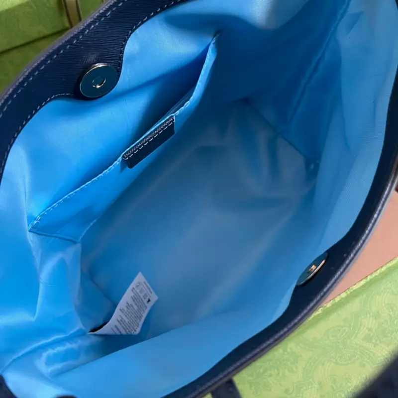 410812 CM 32 High-Quality Bags - Image 7