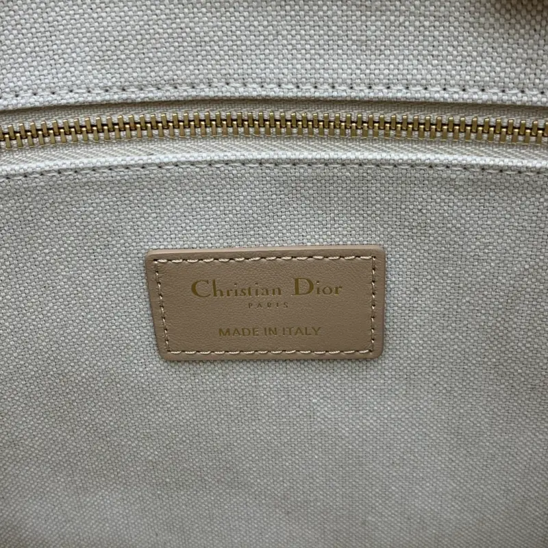 ML249 2 High Quality Bags - Image 11
