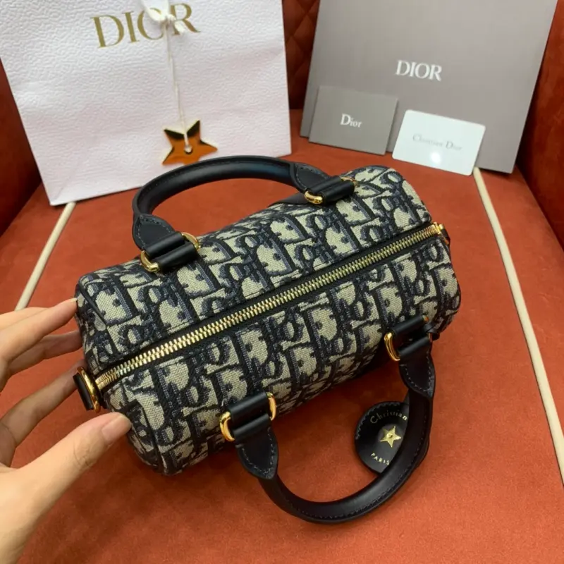 ML67 2 High Quality Bags - Image 7