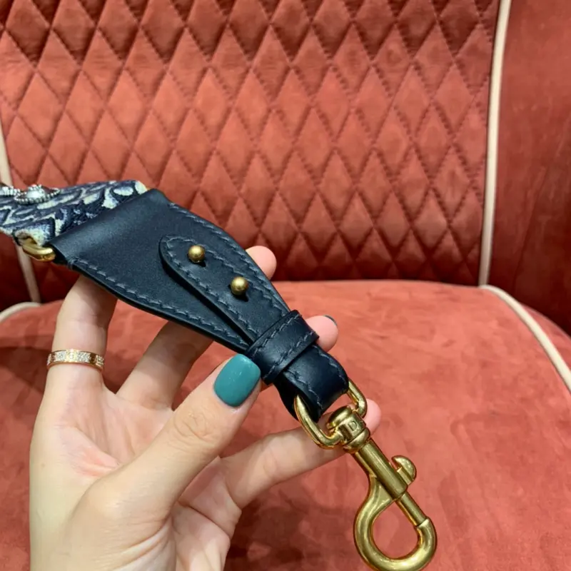 ML213 2 High Quality Bags - Image 6