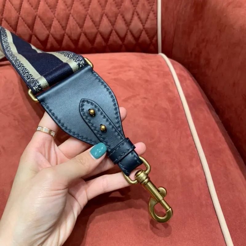 ML213 1 High Quality Bags - Image 4