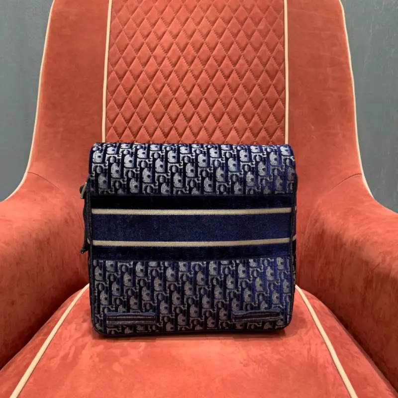 ML193 3 High Quality Bags - Image 7