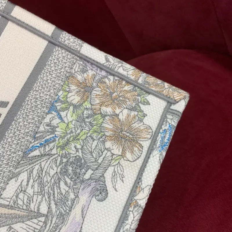 ML166 3 High Quality Bags - Image 7