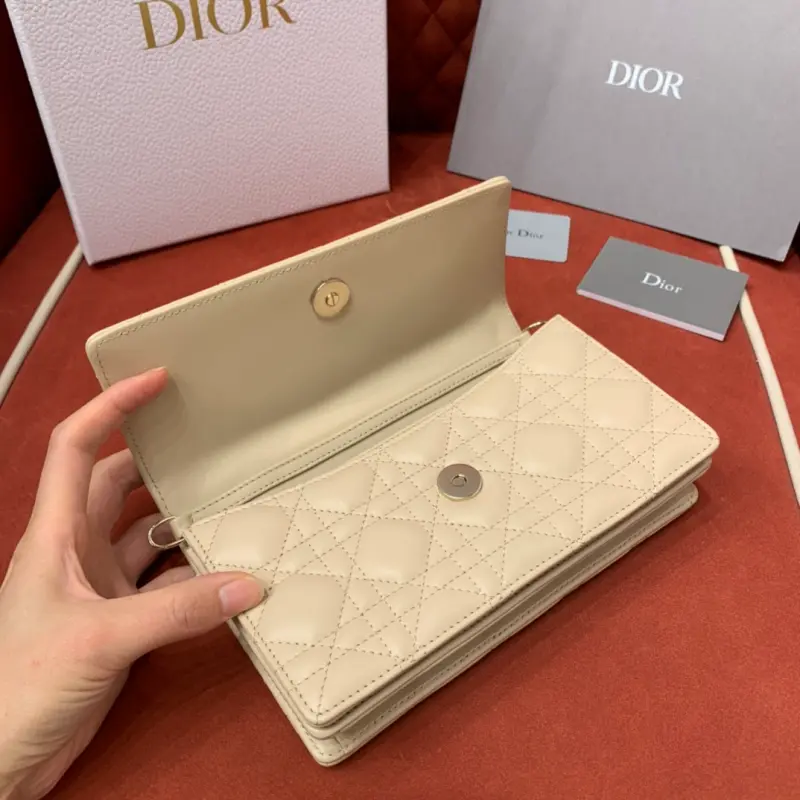 ML186 1 High Quality Bags - Image 7