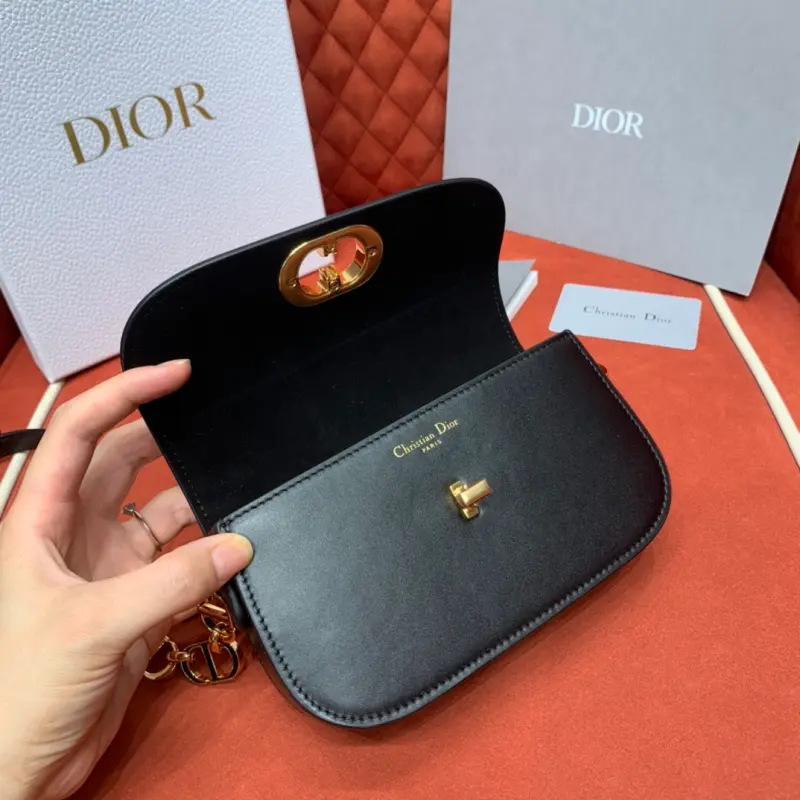 ML139 2 High Quality Bags - Image 7