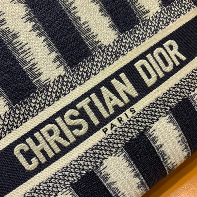 ML33 High Quality Bags - Image 7