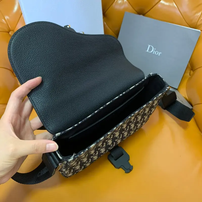 ML Saddle Messenger Bag 23cm High Quality Bags - Image 7