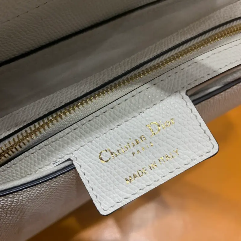 ML60 2 High Quality Bags - Image 7