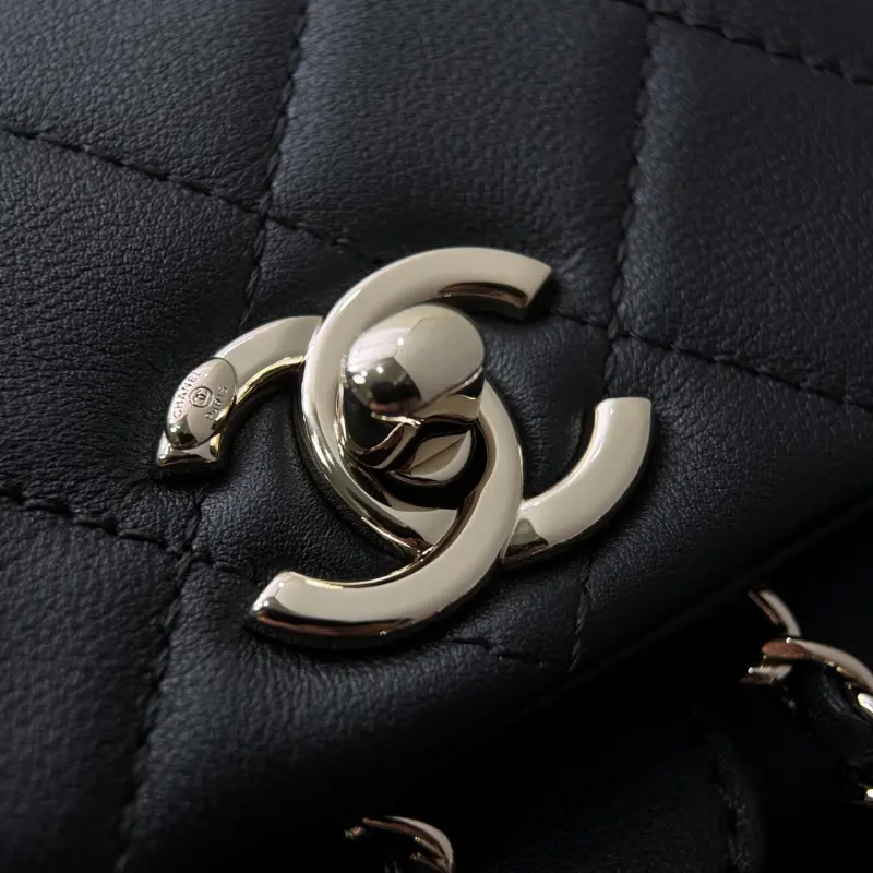 24p Double Lid Backpack Tire Bull Black High Quality Bags - Image 11