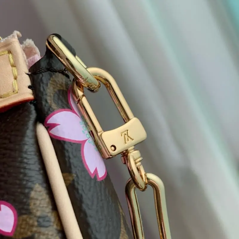 M13666 13x4x22cm High Quality Bags - Image 7