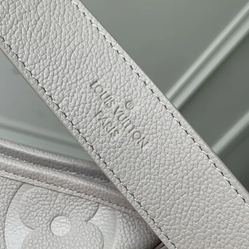 M46288 24x12x29.5cm High Quality Bags - Image 7