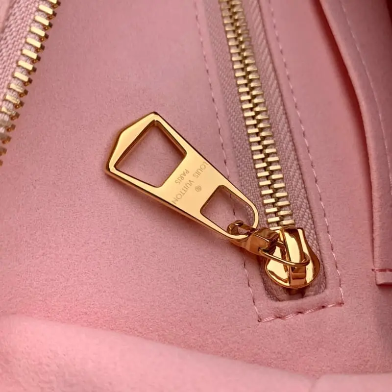 M47147 43x33x18.5cm High Quality Bags - Image 6