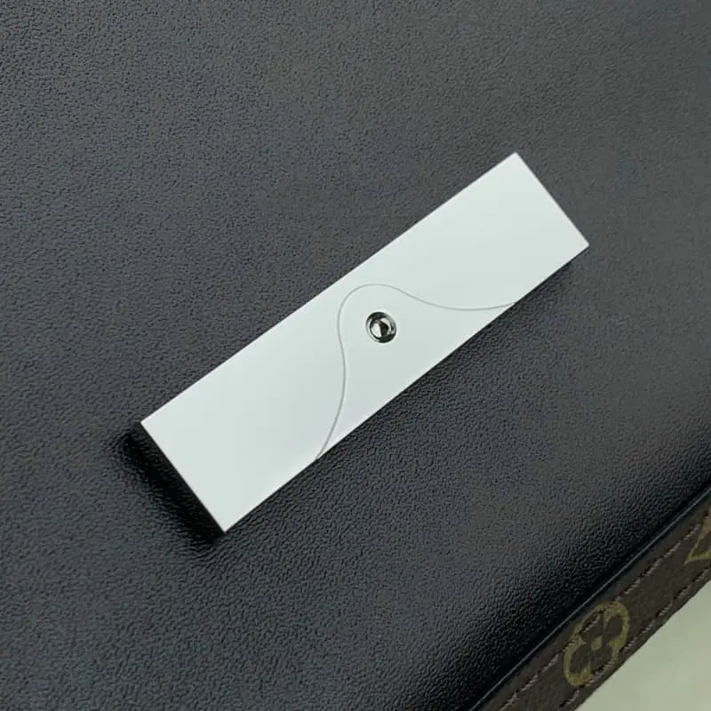 M13450 17x9x24cm High Quality Bags - Image 6