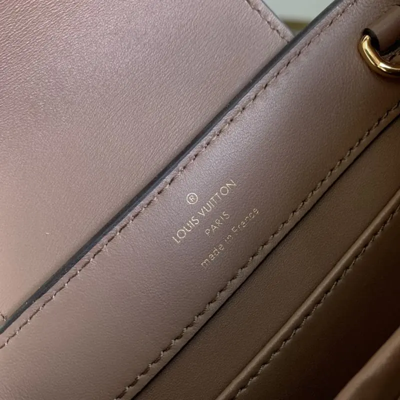 M48865 21x14x8cm High Quality Bags - Image 6