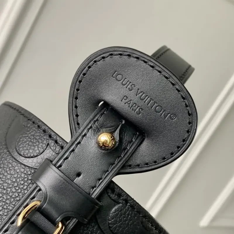 M13480 18x12x16cm High Quality Bags - Image 6