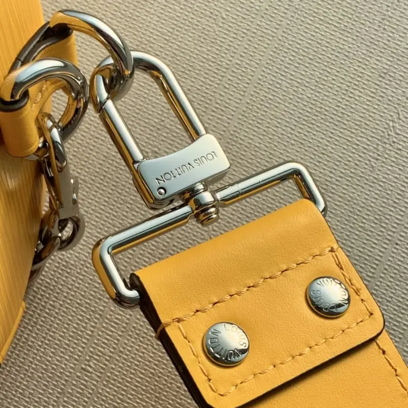 M58647 19x9x9cm High Quality Bags - Image 5