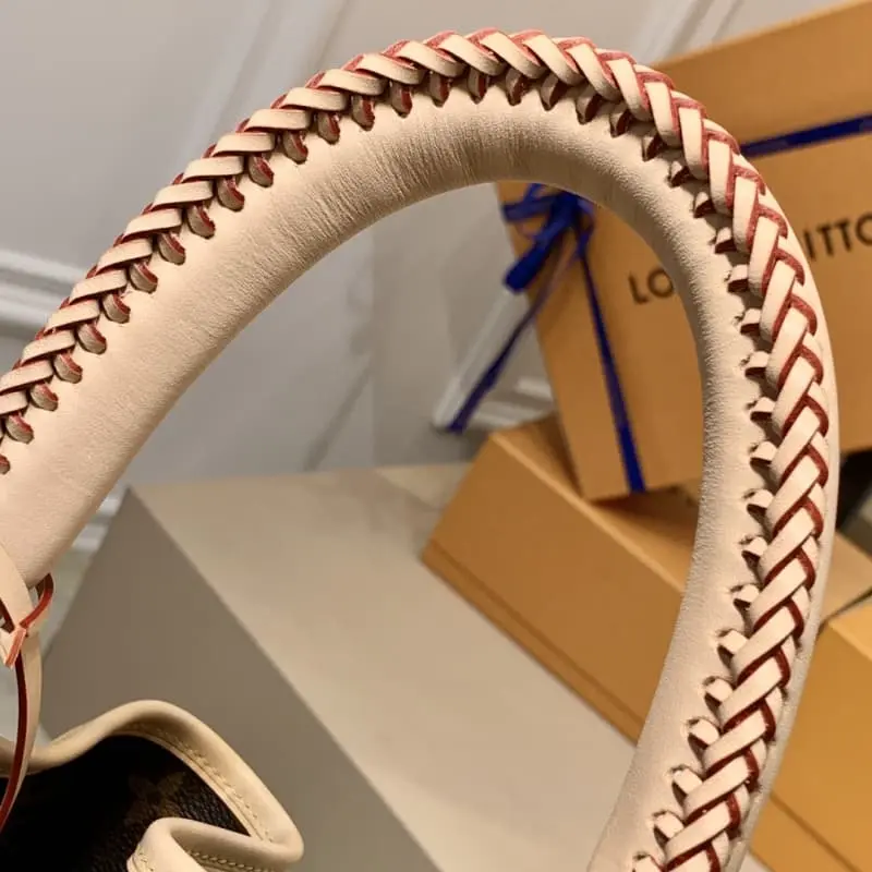 M44869 41x18x30.5cm High Quality Bags - Image 5