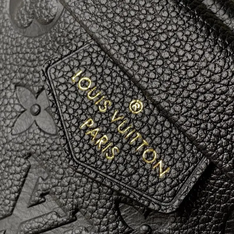 M43644 S1 37x14x13cm High Quality Bags - Image 6